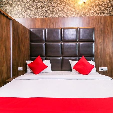Oyo 6908 Hotel Royal City Azamgarh Екстер'єр фото
