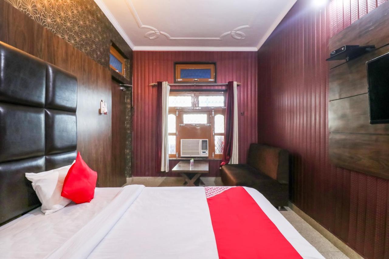 Oyo 6908 Hotel Royal City Azamgarh Екстер'єр фото