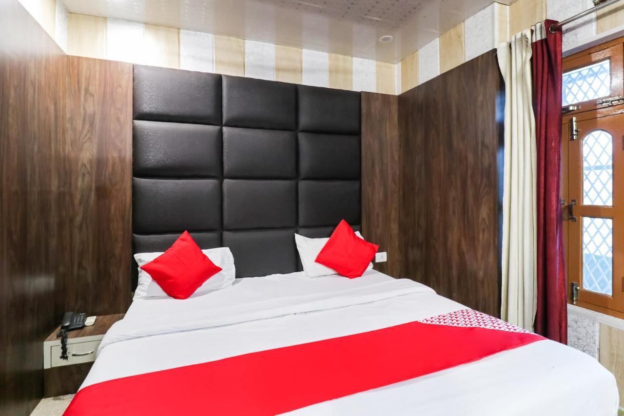 Oyo 6908 Hotel Royal City Azamgarh Екстер'єр фото