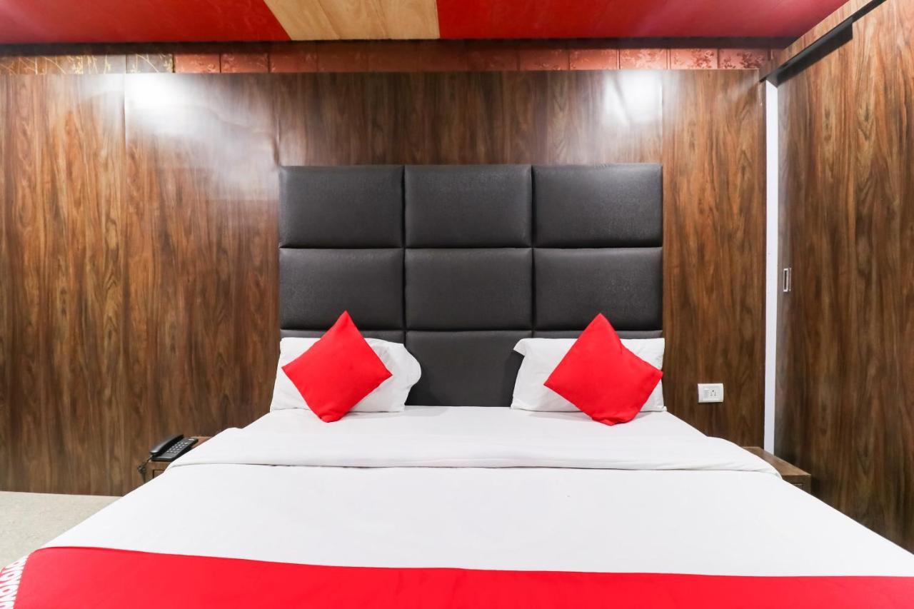 Oyo 6908 Hotel Royal City Azamgarh Екстер'єр фото