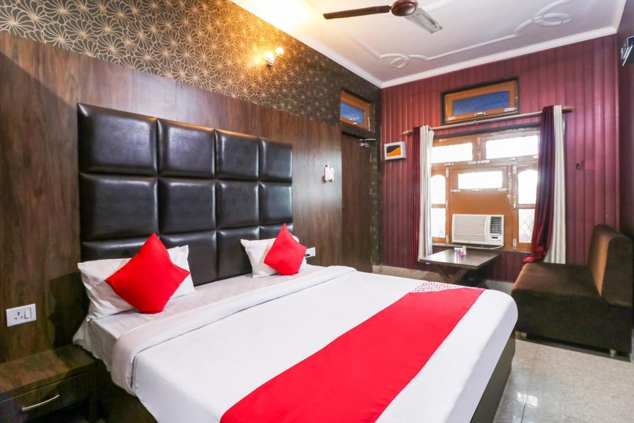Oyo 6908 Hotel Royal City Azamgarh Екстер'єр фото