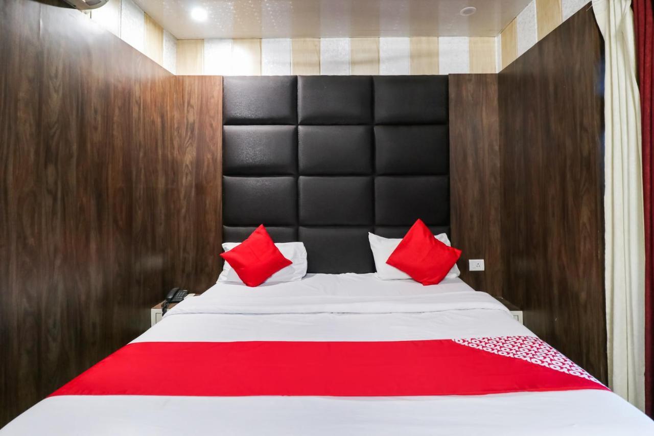 Oyo 6908 Hotel Royal City Azamgarh Екстер'єр фото