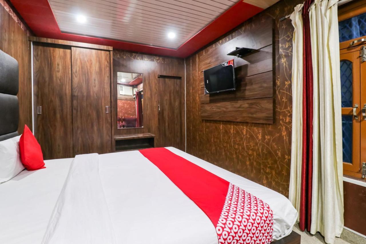 Oyo 6908 Hotel Royal City Azamgarh Екстер'єр фото