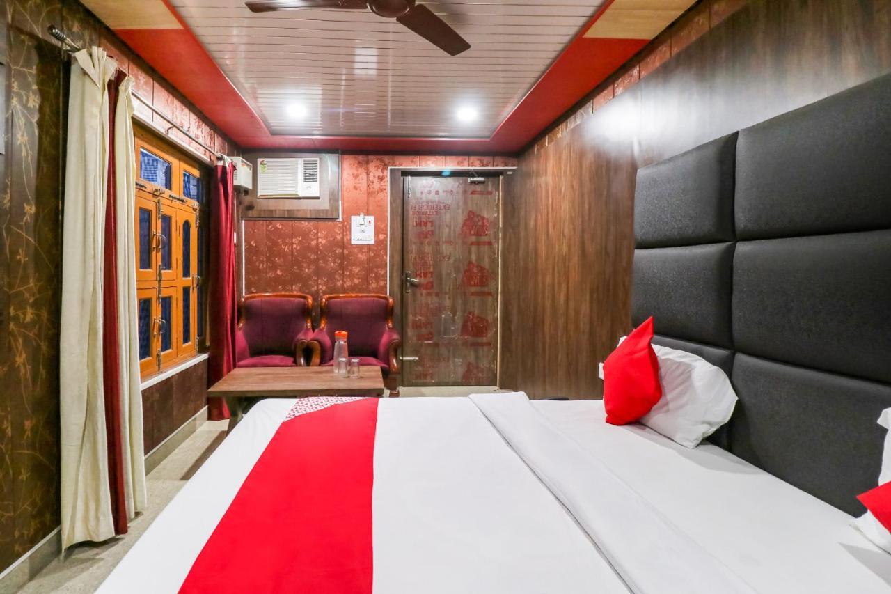 Oyo 6908 Hotel Royal City Azamgarh Номер фото