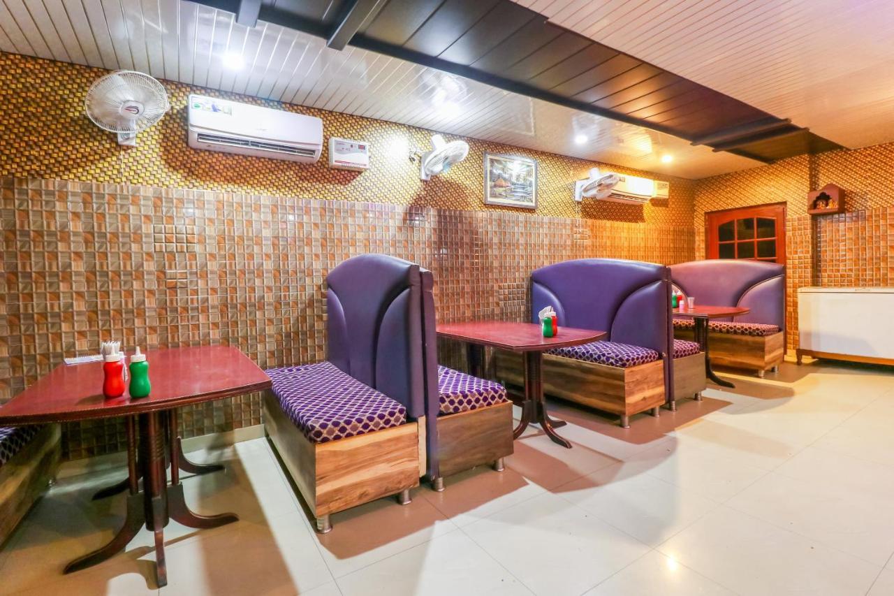 Oyo 6908 Hotel Royal City Azamgarh Екстер'єр фото