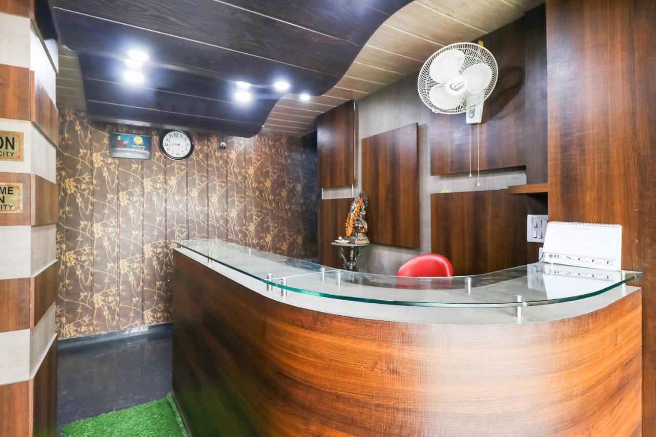Oyo 6908 Hotel Royal City Azamgarh Екстер'єр фото
