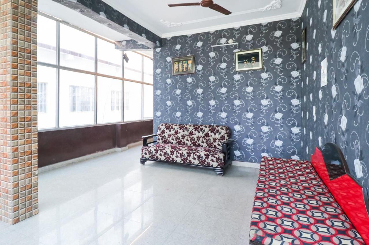 Oyo 6908 Hotel Royal City Azamgarh Екстер'єр фото