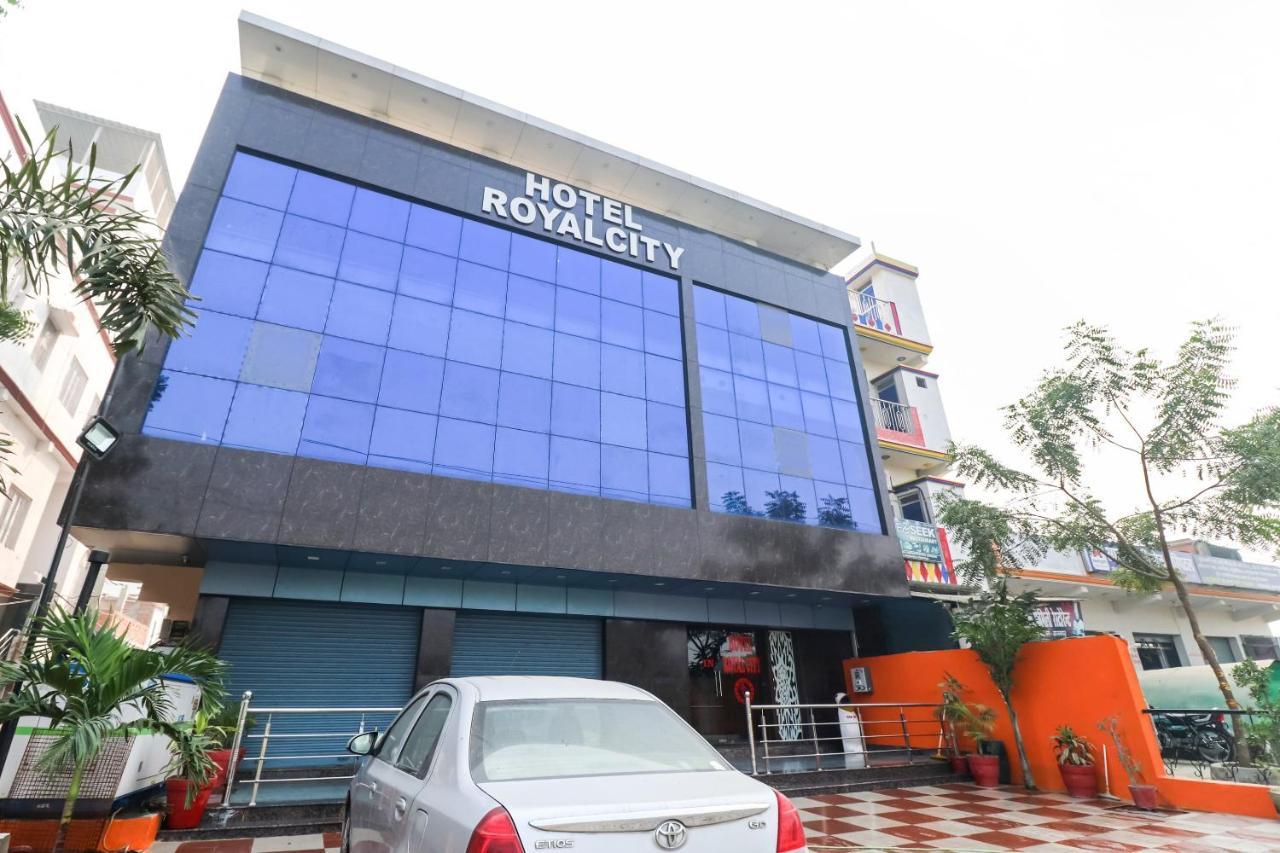 Oyo 6908 Hotel Royal City Azamgarh Екстер'єр фото